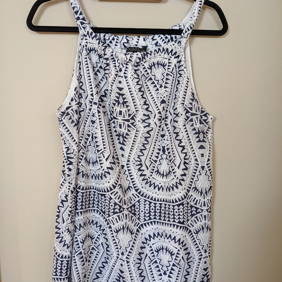 Bua-Bua Navy and White Boho Print Flowy Tank Top Great for Summer! 😎 medium - Picture 6 of 7
